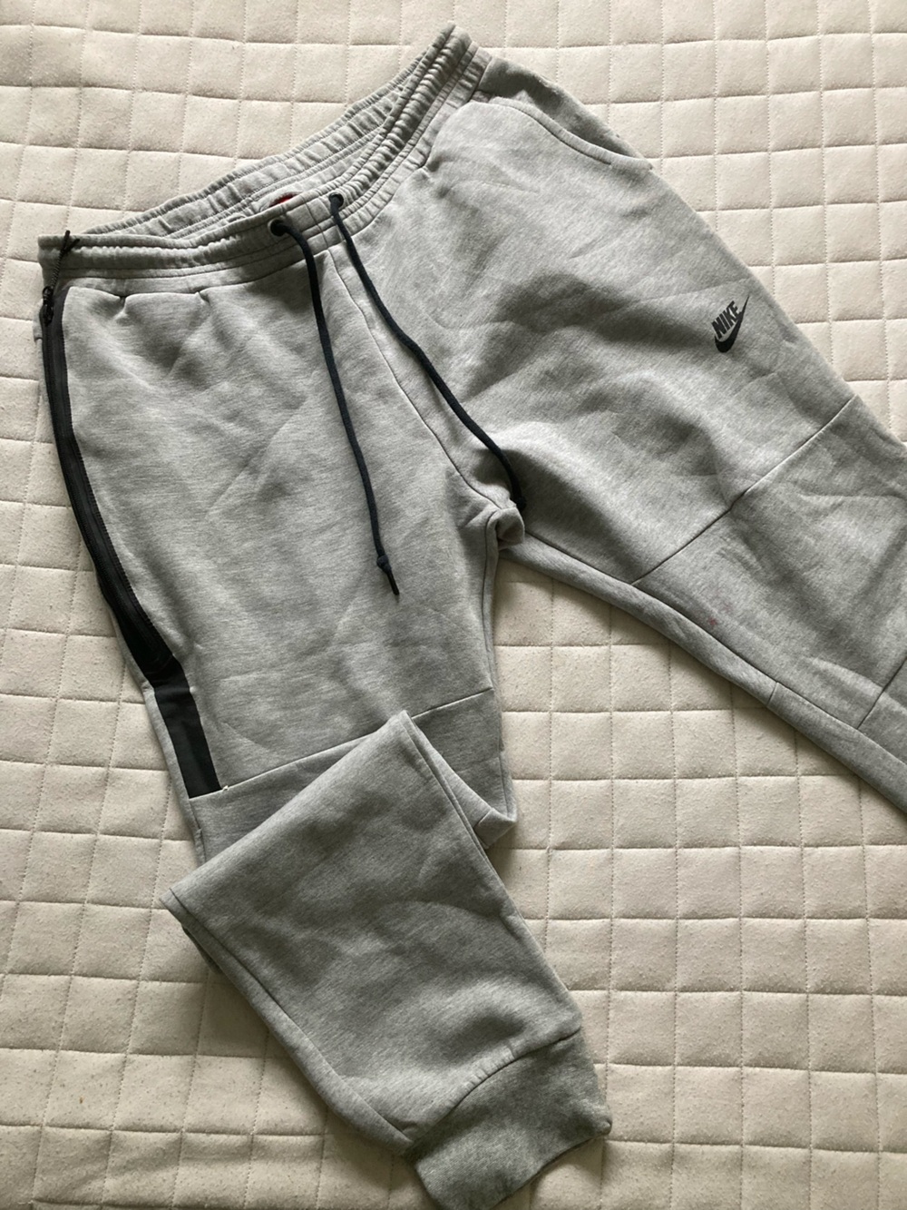 Nike Men’s Grey Fleece Joggers with Black Accents